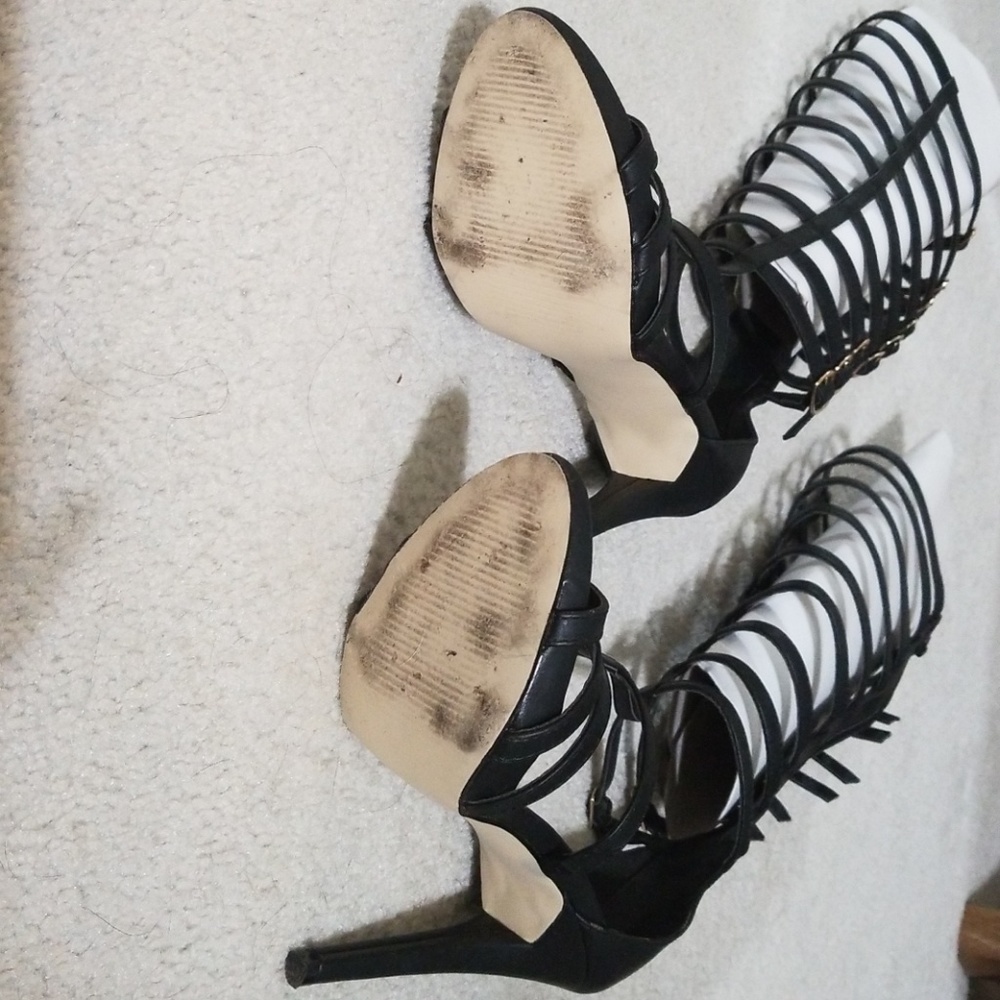 Heels - Picture 4 of 4